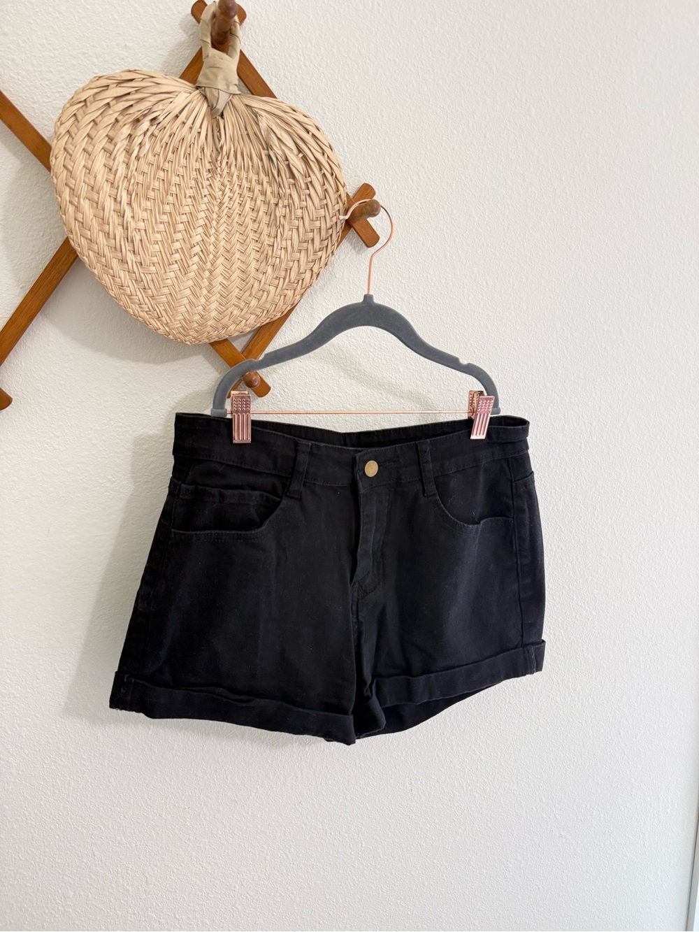 Black Women's Casual Roll-Hem Shorts